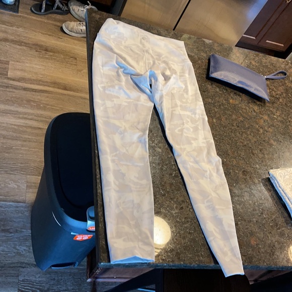 White Camo Lululemon Wunder Under High Rise Tight - Picture 6 of 7